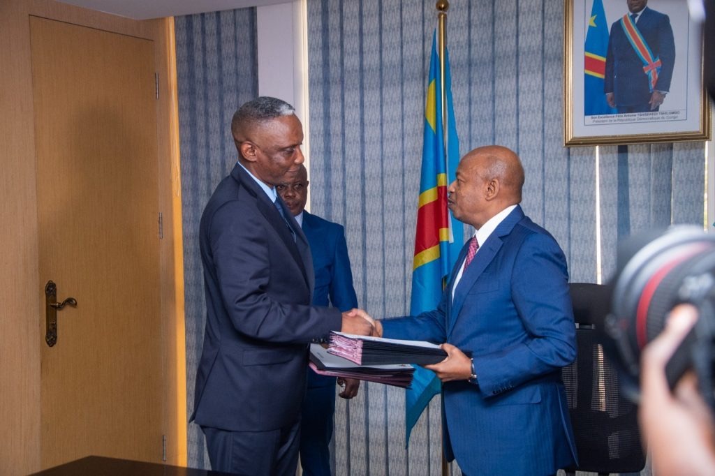 manya_serge's tweet card. Tribune de Serge MANYA, Le Dissident Il existe des ministres nommés pour occuper un fauteuil. Et puis, il y a ceux qui arrivent avec une vision claire, une énergie rare…