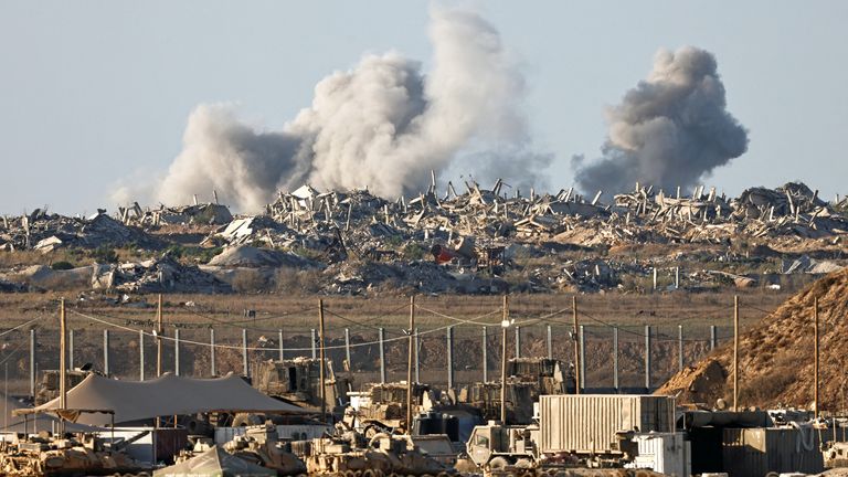 SkyNews's tweet card. The Israeli military is starting to mobilise tens of thousands of reservists as part of its Gaza City offensive. Meanwhile, a group of 500 scholars say Israel is committing genocide in Gaza.