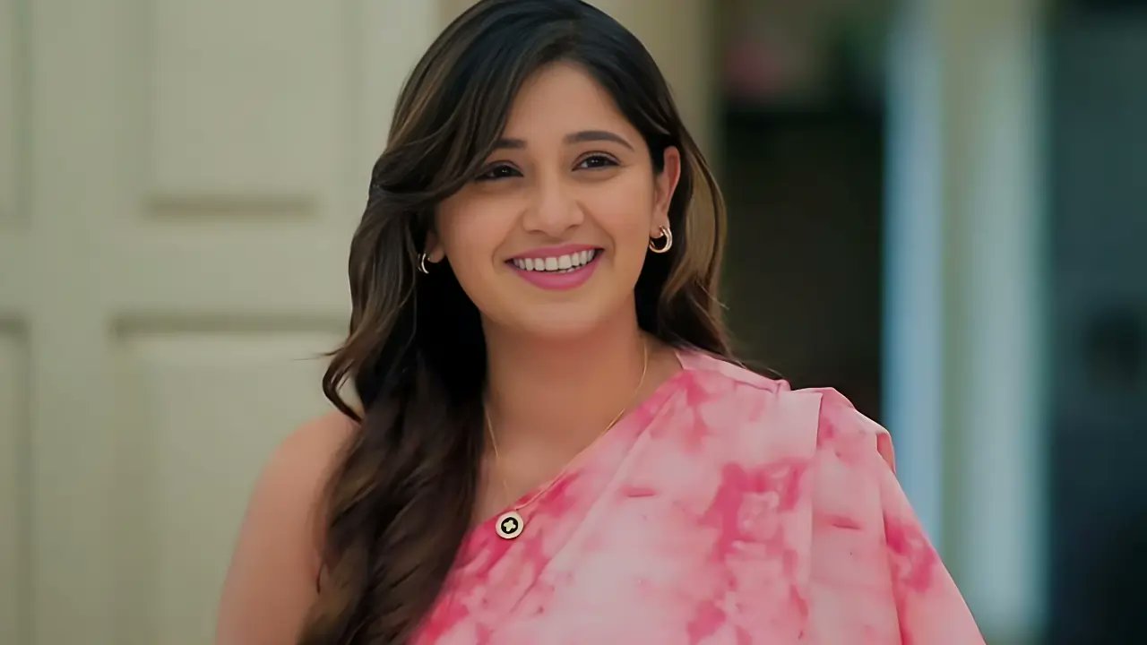 indiaforums's tweet card. In the upcoming episode of Star Plus' show Anupamaa, Pakhi returns to the Shah house from Delhi with her daughter, Ishani.