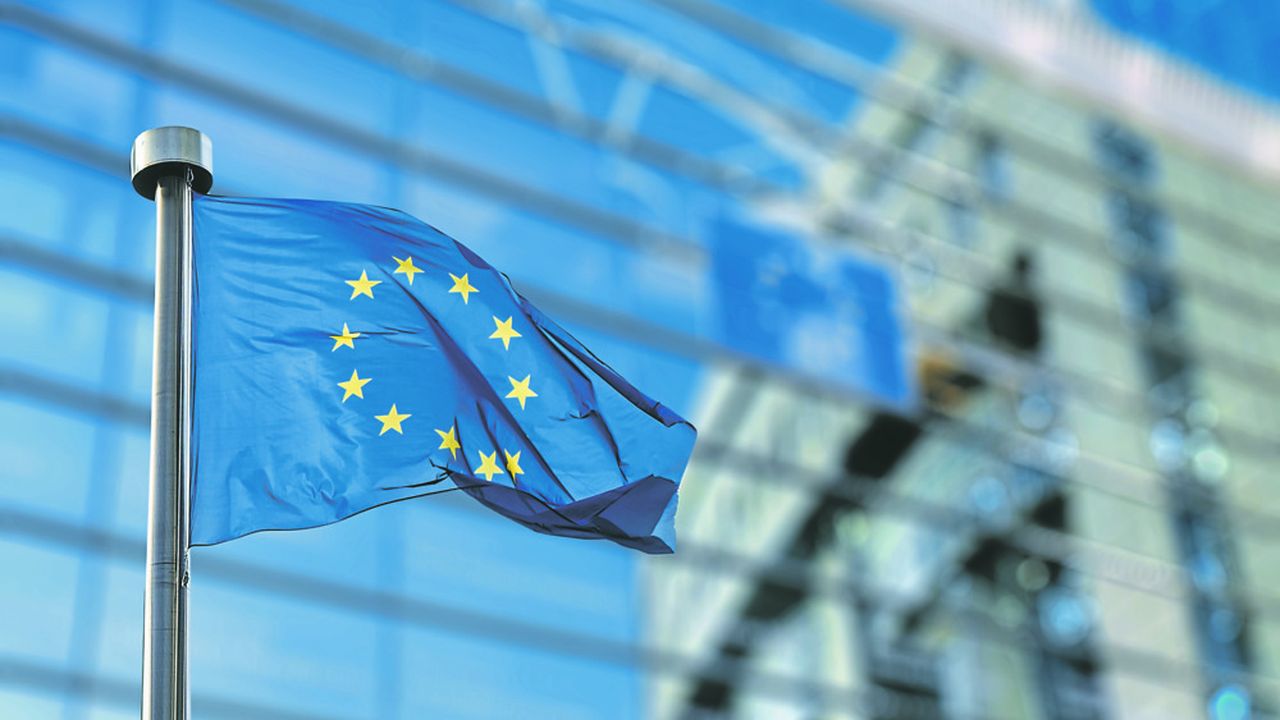 CharliePERREAU's tweet card. Ce fonds de fonds a obtenu des engagements de la part de l'Allemagne, la France, l'Italie, la Belgique et du groupe BEI. Un peu loin de l'objectif de 5 milliards d'euros annoncé il y a an.