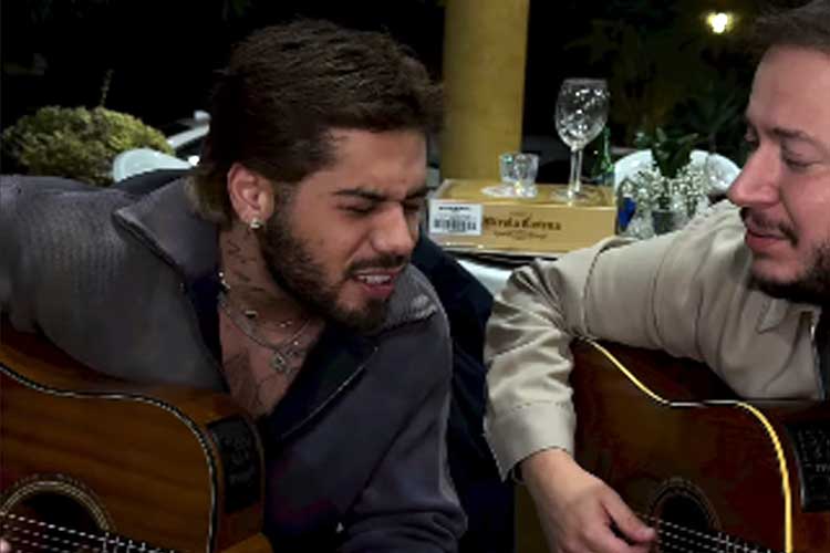 areavip's tweet card. Zé Felipe surgiu cantando música da dupla Rick & Renner em celebração dos 11 meses do filho, José Leonardo.