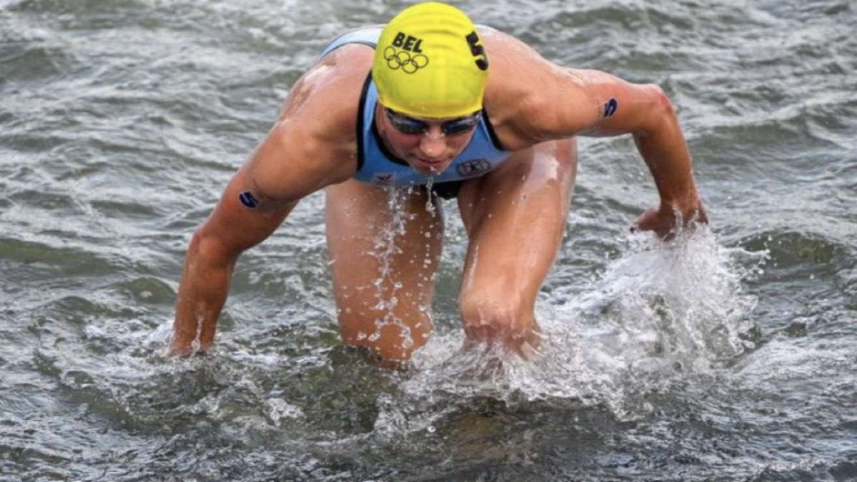 crislima1954's tweet card. Triatleta belga Claire Michel abandona Jogos Olímpicos de Paris devido a infecção bacteriana