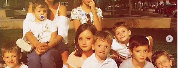 ainaradego's tweet card. Entrevistamos a Irene Alonso, madre de nueve hijos, sobre lo que supone criar y educar a una familia tan numerosa