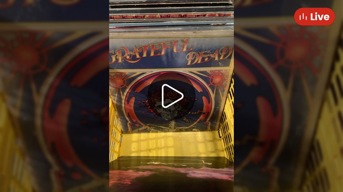 questknowledge9's tweet card. 1st show - vinyl records auction