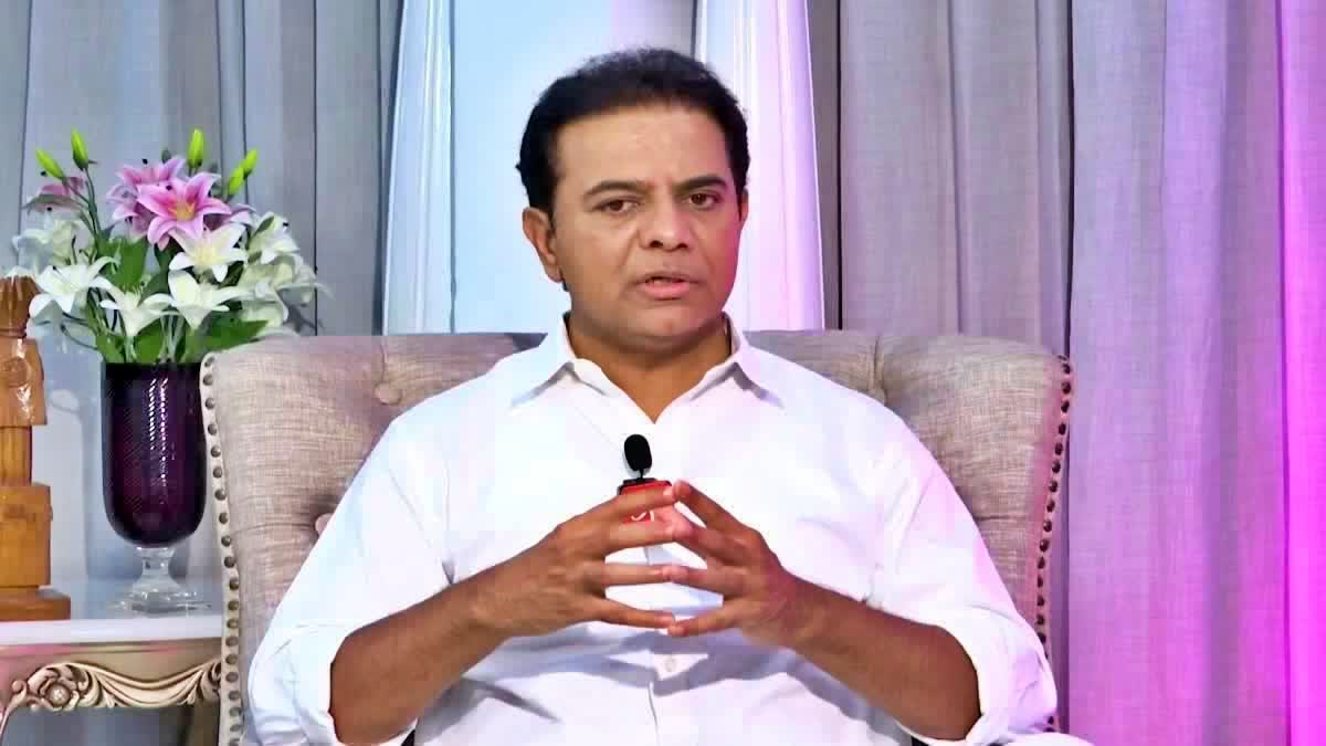 ETVBharatKL's tweet card. ഫോർമുല ഇ റേസുമായി ബന്ധപ്പെട്ടുള്ള അഴിമതിക്കേസില്‍ വിചാരണ നേരിടാൻ ഒരുങ്ങി ബിആര്‍എസ് നേതാവും തെലങ്കാന മുൻ മന്ത്രിയുമായ കെ.ടി. രാമ റാവു