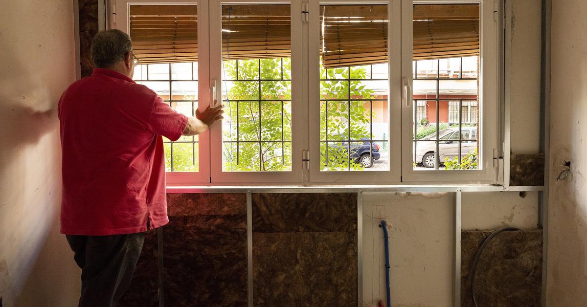 _infoLibre's tweet card. Entre 2020 y 2023 el consumo se redujo en un 10%, con una media de 540.000 rehabilitaciones al año