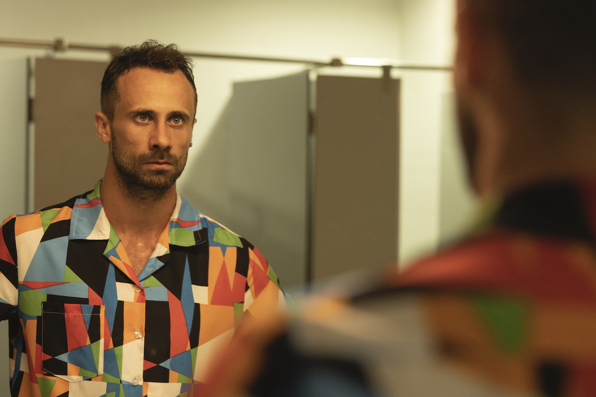 Entreacte_'s tweet card. Un debat tan artificial com els avatars que el provoquen: la suposada rivalitat entre el directe i els performers generats per algoritmes Auca#175 Presents vs Absents Sempre hi haurà un abans i un...