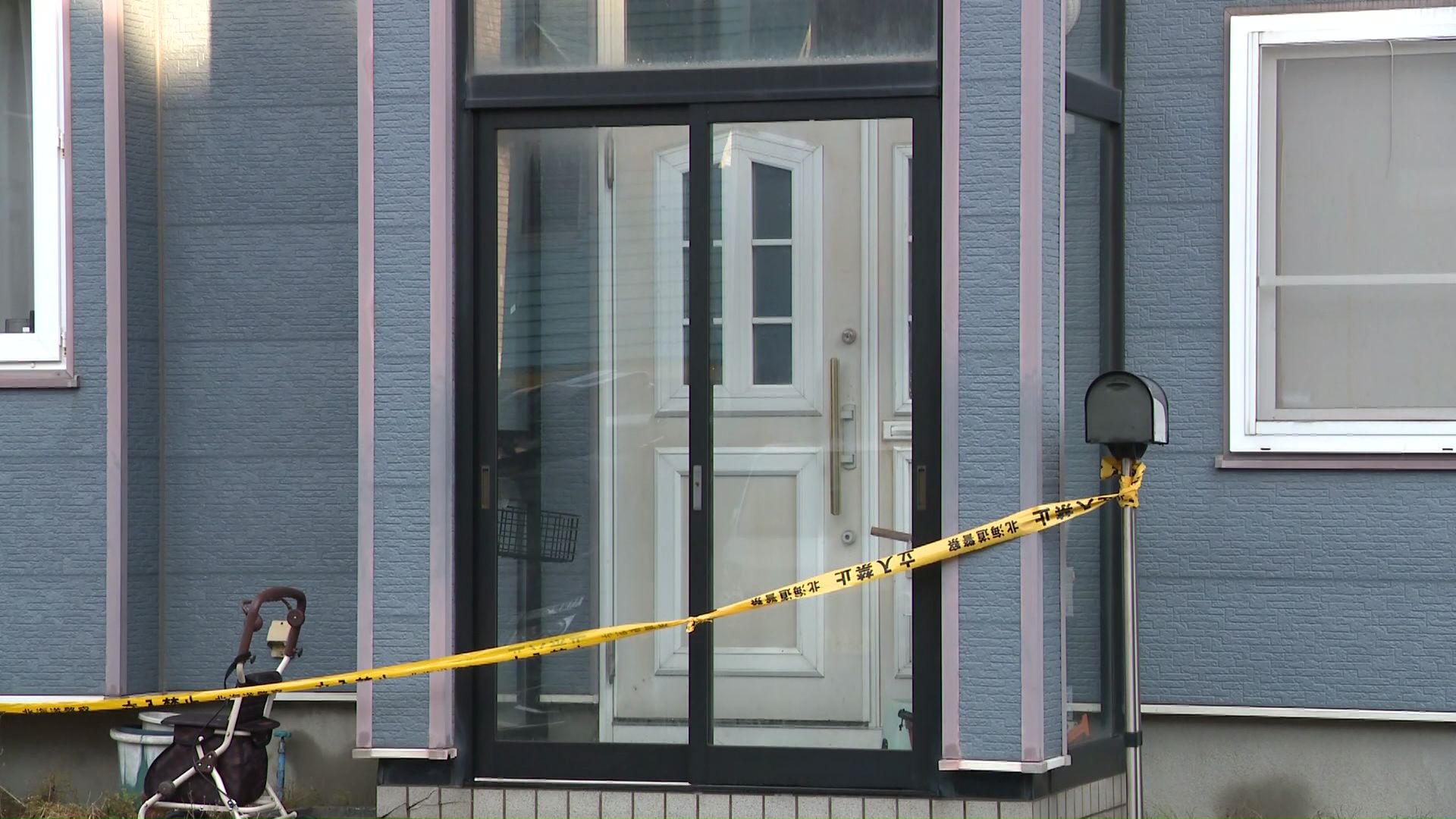 ehakodate's tweet card. 北海道函館市で母親の遺体を自宅に遺棄した疑いで、男が逮捕された事件で、司法解剖の結果、母親は2週間ほど前に病死していたことが分かり…