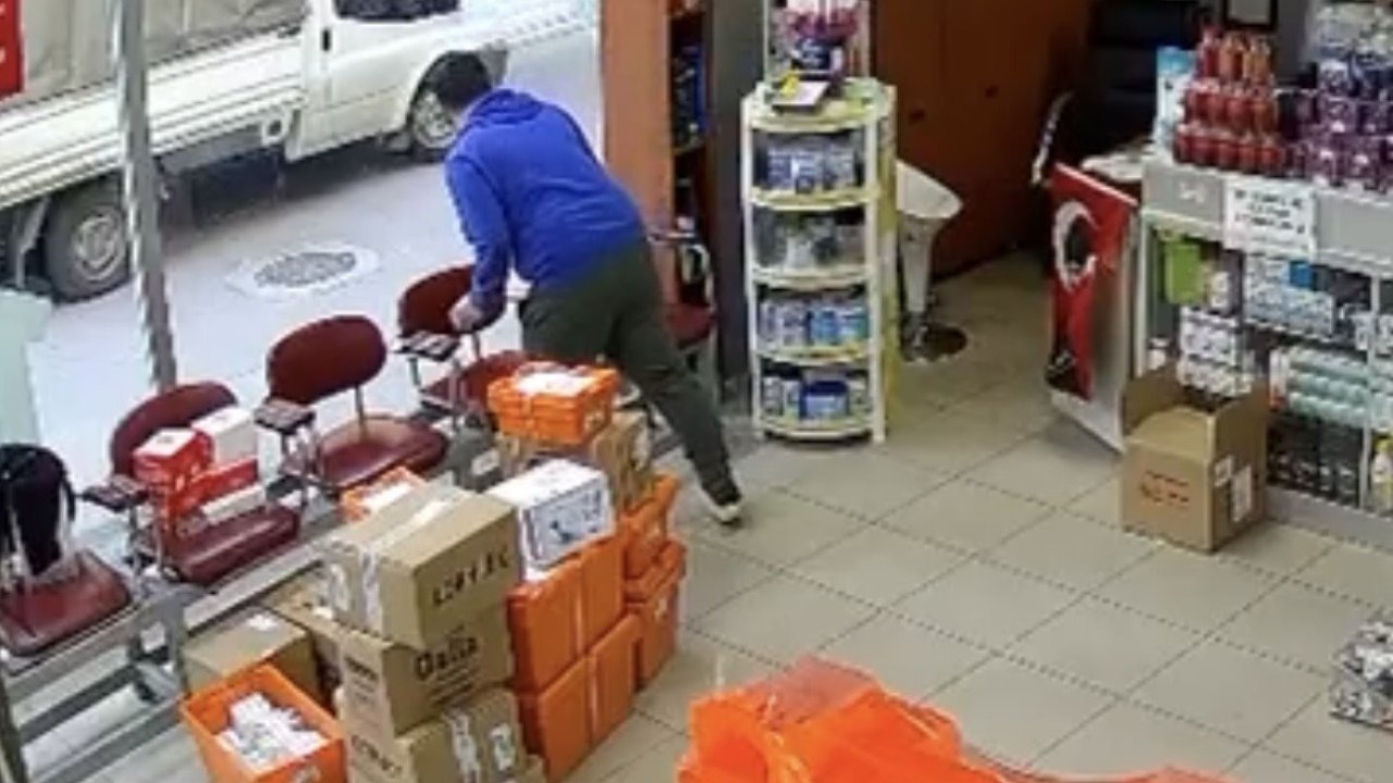 GazeteGercek's tweet card. Bursa’nın Yıldırım ilçesinde eczane çalışanı genç kadın, hava almak için dışarı çıktığı sırada cinsel saldırıya uğradı.