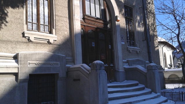 constructiiRO's tweet card. Operă a renumitului arhitect italian Carol Zani, clădirea Poștei din Piatra Neamț, aflată pe lista clădirilor de patrimoniu din județul nostru, e pustie de 7