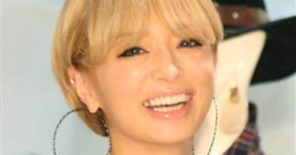 Sankei_news's tweet card. 歌手の浜崎あゆみさんは28日、中国・上海で29日に予定した公演の中止を発表した。インスタグラムのストーリーズで明らかにした。28日午前に中止を要請されたといい…