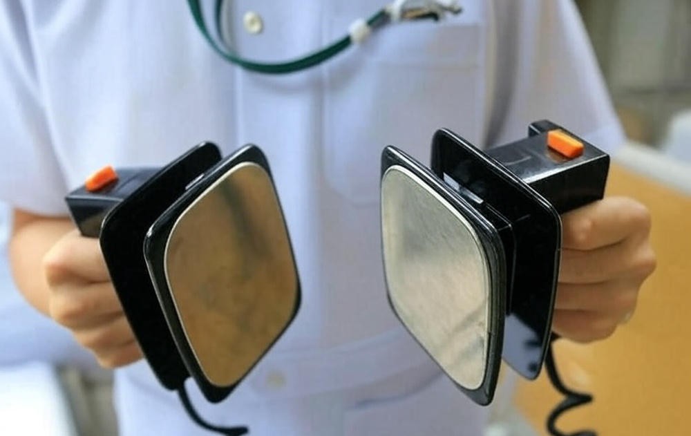 riosmauricio's tweet card. Estimado inversor: Cuando un país atraviesa una crisis económica terminal y elige un gobierno de ideas supuestamente opuestas al desastre precedente, el pueblo espera que el nuevo mandatario llegue...