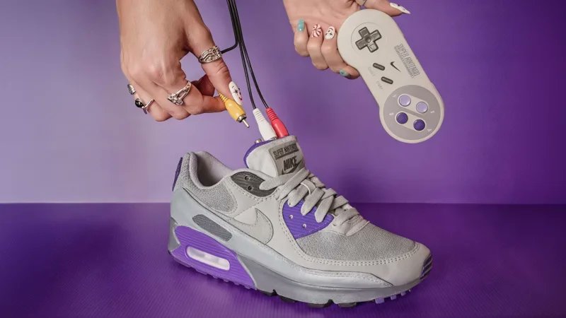 guruhitech1's tweet card. Nike Air SNES: le sneakers che diventano una console da gioco anni ’90 | GuruHiTech