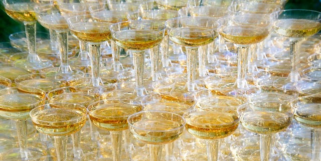 cusius's tweet card. Champagneeeeee, s'il vous plaît