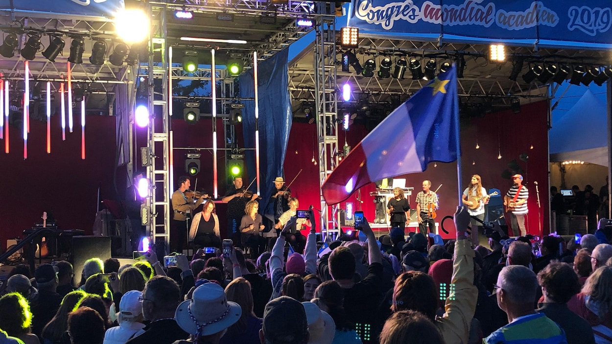 NouemsiNjike's tweet card. La décision de Radio-Canada de ne pas diffuser le spectacle du 15 août à l’approche du CMA 2024, passe mal pour des artistes et associations.