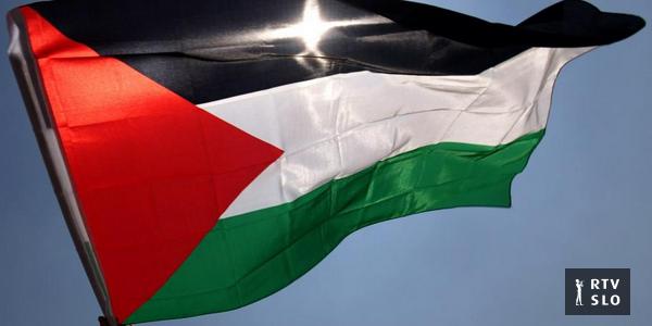 2021m2021's tweet card. Več kot sto univerzitetnih profesorjev, pedagogov ter direktorjev raziskovalnih in izobraževalnih institucij je pozvalo k vzpostavitvi pogojev za vključevanje palestinskih študentov in raziskovalcev...