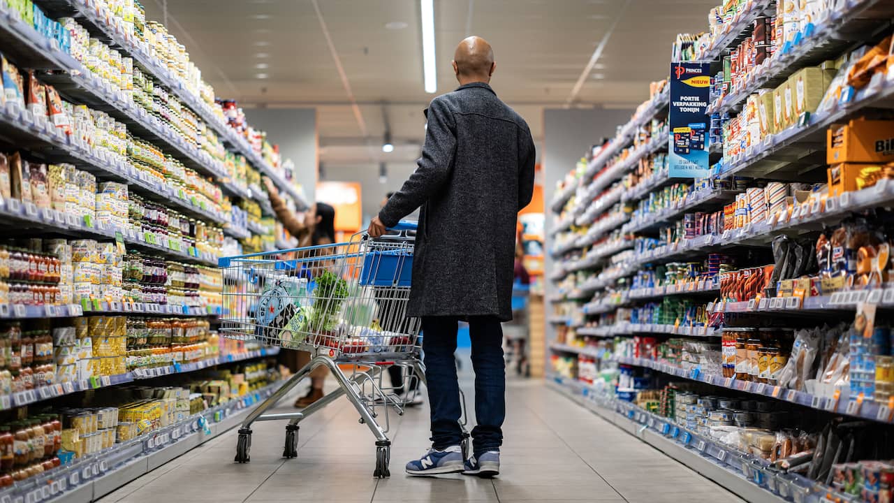 TolkampArjan's tweet card. Ultrabewerkt eten kan leiden tot onder andere diabetes, kanker en depressie, staat in een nieuwe overzichtsstudie in het wetenschappelijk tijdschrift The Lancet. De effecten van dit soort voeding...