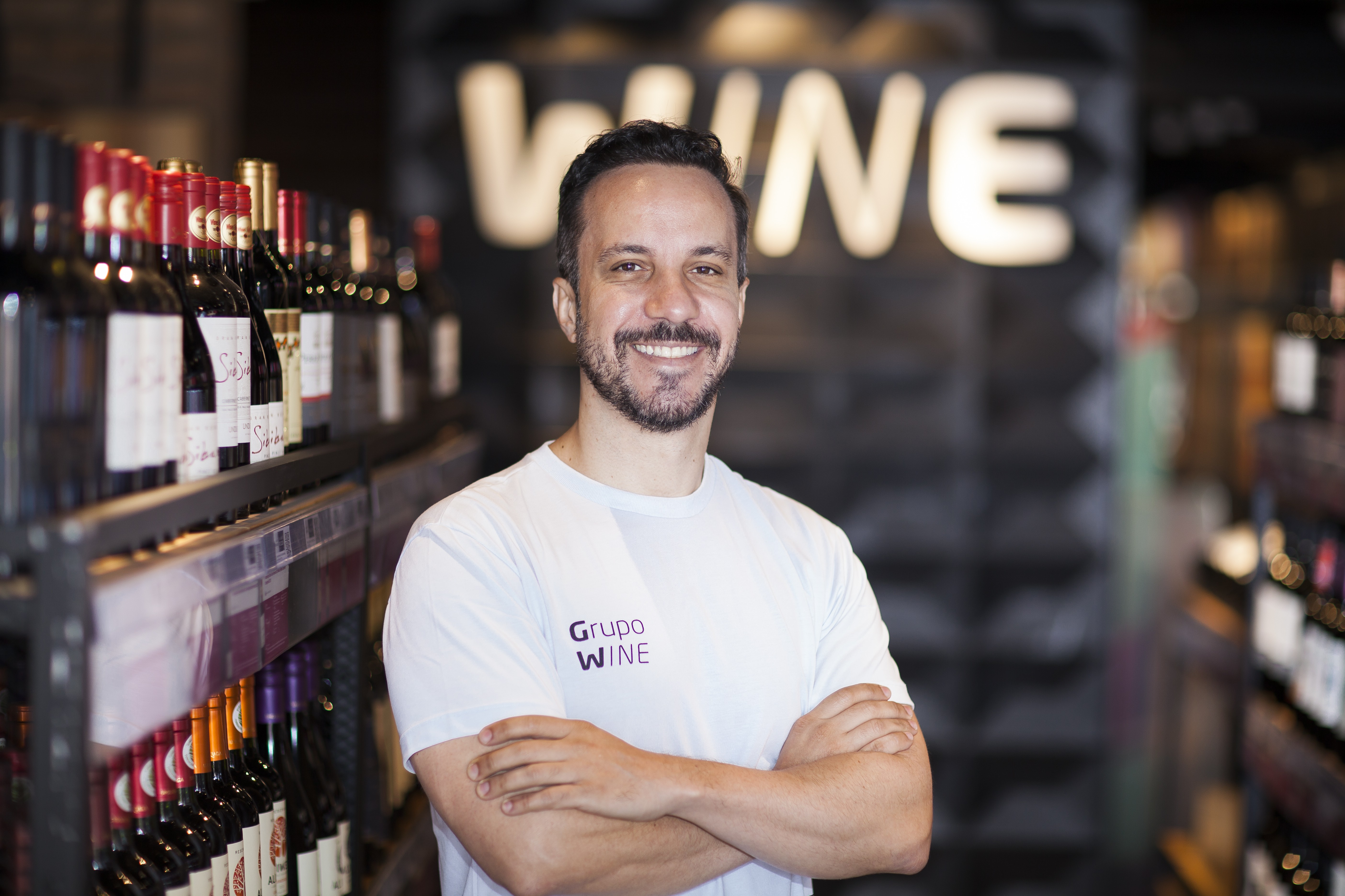 PipelineValor's tweet card. Varejista e distribuidora de vinhos reverteu o prejuízo em nove meses