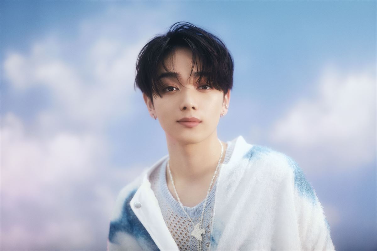 realsoundjp's tweet card. 宮世琉弥が、新曲「GRAVITY」を8月27日に配信リリースする。　本楽曲は、自身もバレー経験者であり、2025 TBSバレーボール応援サポーターに選出されたことから、日本を背負って戦っているバレー選手たちに向け、自ら感じたことや想いを表現し、自身で作詞作曲したインスパイアソングだ。　何かを目…