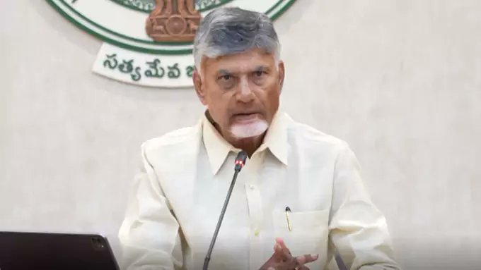 eenadulivenews's tweet card. పోలవరం వద్ద ఐకానిక్‌ బ్రిడ్జ్‌ నిర్మిస్తున్నామని ముఖ్యమంత్రి చంద్రబాబు (Chandrababu) తెలిపారు. మంత్రివర్గ సమావేశం ముగిసిన తర్వాత.. వివిధ అంశాలపై  మంత్రులతో సీఎం చర్చించారు.