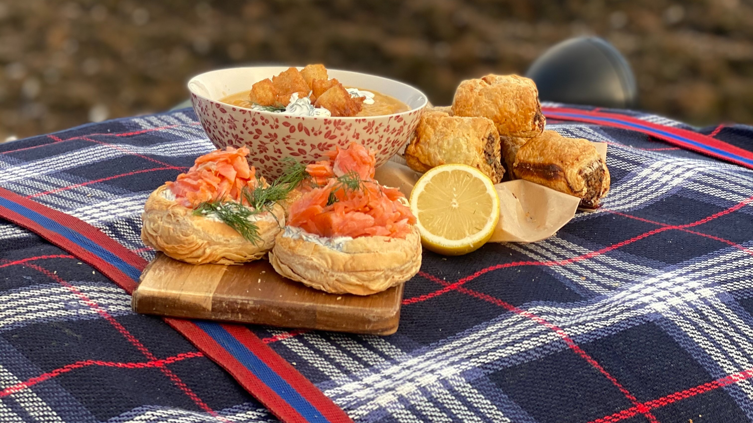 HotelierDan's tweet card. John drives the famous NC500 route before cooking a delicious winter picnic of soup and salmon tarts, with magnificent views of Loch Torridon!