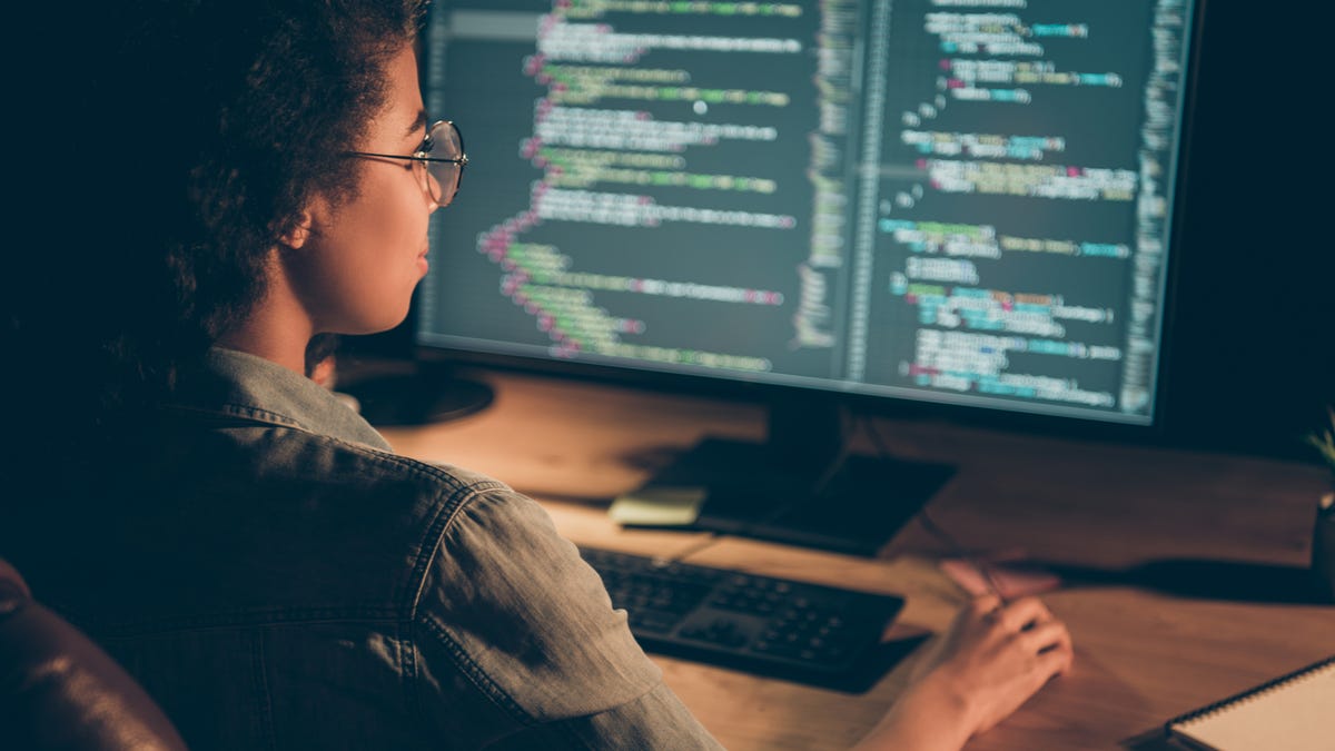 hullstack's tweet card. A two decades-old coding favourite is the fastest growing in popularity in an index of programming languages.