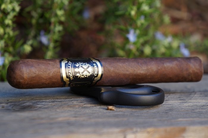 DevelopPalates's tweet card. The Micallef Black Toro had an average flavor profile throughout, focused around earth and toasted oak. The cocoa powder in the first third was nice, but it mellowed out and couldn't elevate the...