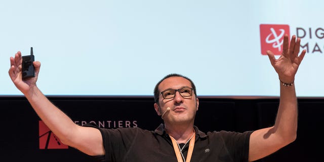 DesignGroupIt's tweet card. Leandro Agrò ci racconta il mondo dell'IoT con gli occhi di un designer consapevole che la tecnologia ha cambiato anche le nostre abitudini culturali