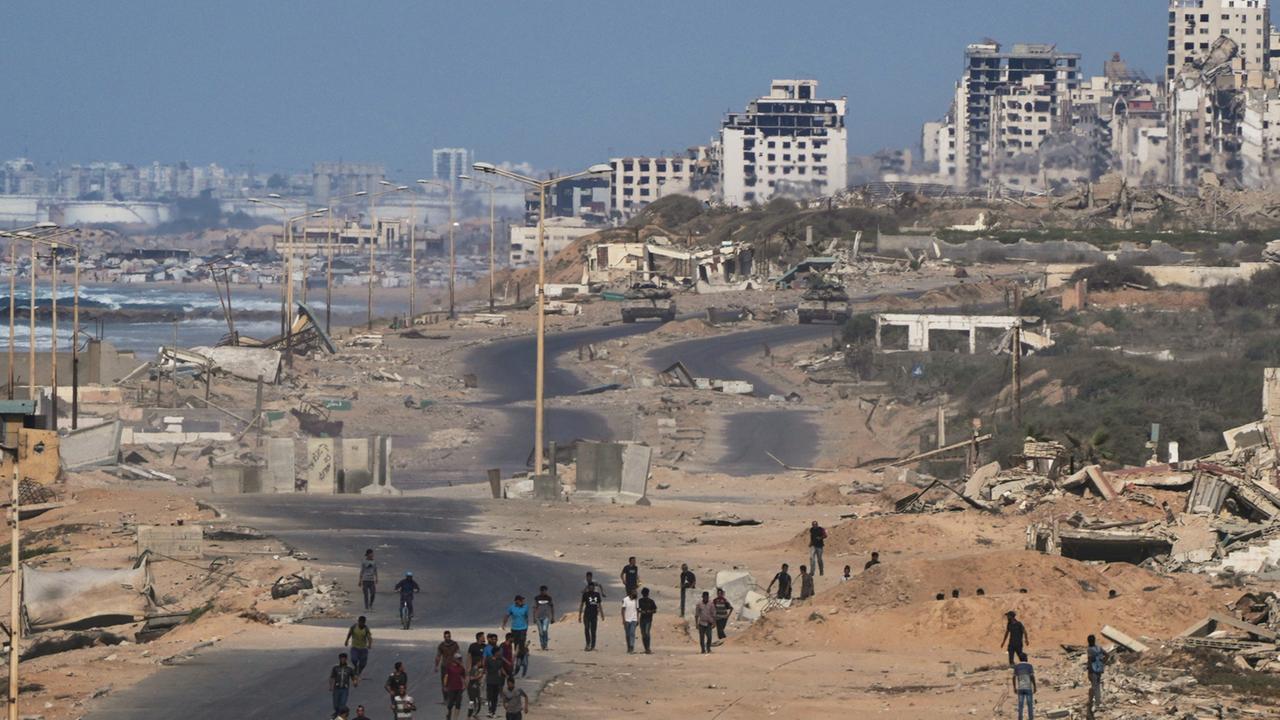 tagesschau's tweet card. Die Hamas erklärt nach Zusicherungen der US-Regierung und von den Vermittlern den Gaza-Krieg für beendet. Israel hat die beidseitige Unterzeichnung des "endgültigen Entwurfs" zur ersten Phase einer...