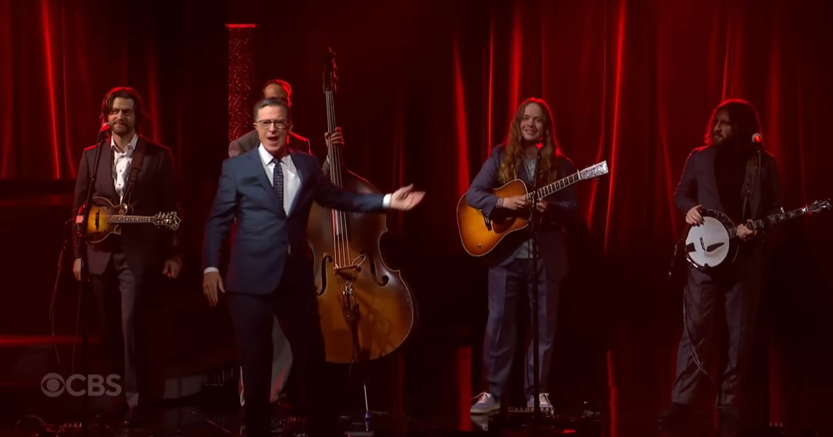 L4LM's tweet card. Billy Strings tapped Jason Carter to add fiddle harmony to "Leaning on a Travelin' Song" on 'The Late Show with Stephen Colbert.' Watch: