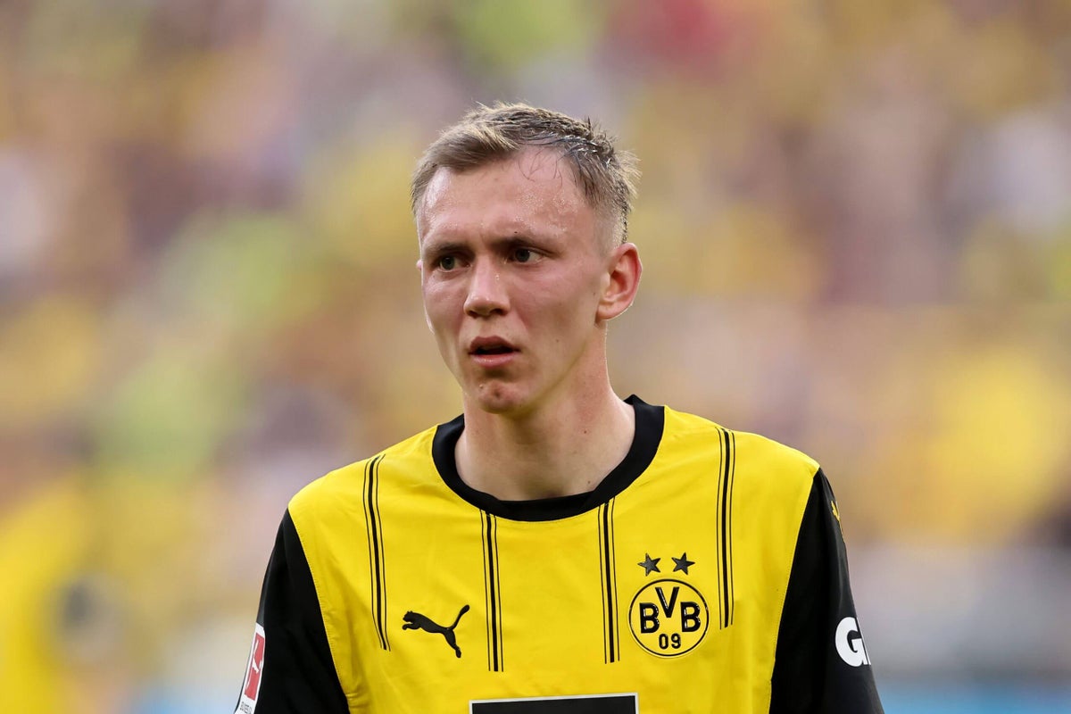 David_Ornstein's tweet card. Brentford are not expected to raise their offer for the 22-year-old striker.