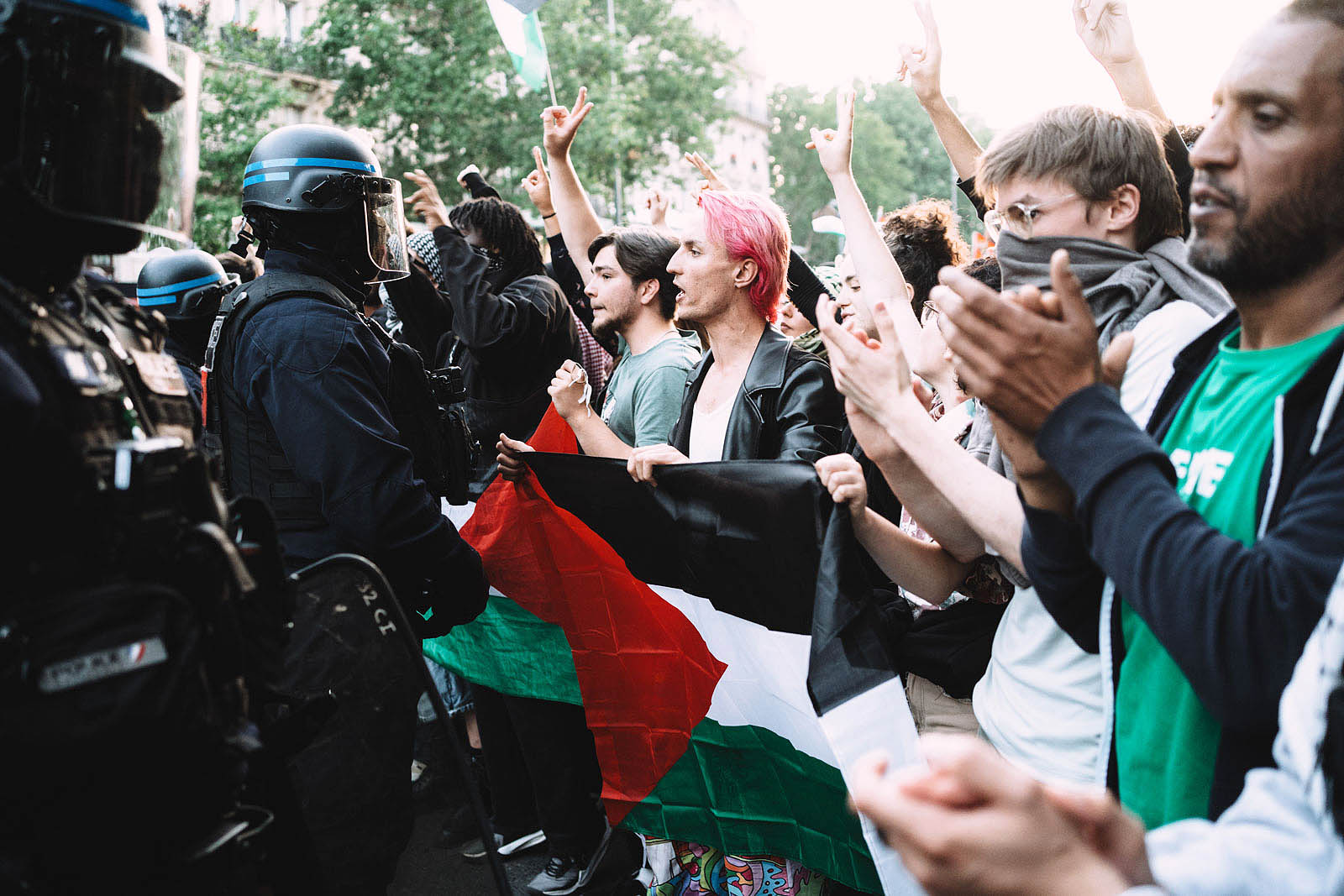 AFPSOfficiel's tweet card. Alors que les crimes se poursuivent en Palestine malgré le cessez-le-feu annoncé, 85 organisations appellent à une mobilisation nationale ce 29 novembre à Paris. Anne Tuaillon, présidente de l'Asso...