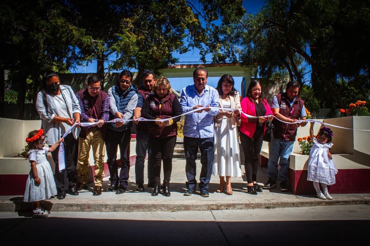 LasVoces_Edomex's tweet card. San Martín de las Pirámides, Estado de México.– En un acto que refleja el compromiso del gobierno municipal con la educación y el bienestar de la niñez, el Presidente Municipal, Dr. José Vicente...