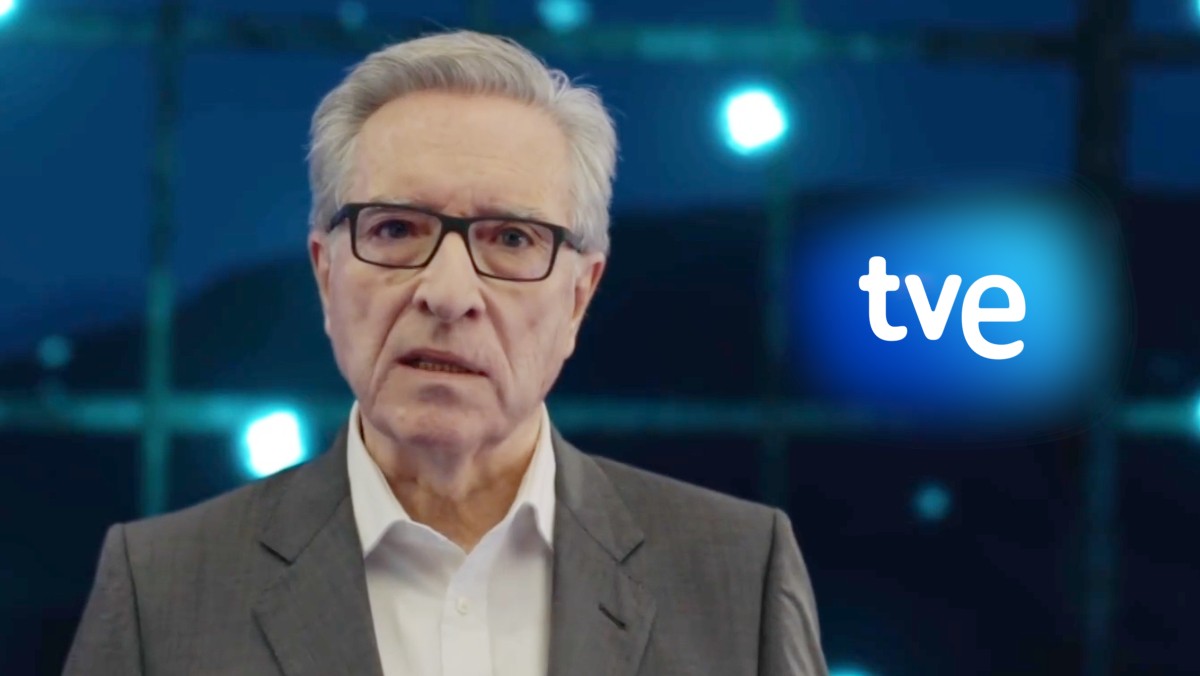 ElHuffPost's tweet card. TVE anuncia la puesta en marcha de dos formatos sobre literatura e historia que conducirán Iñaki Gabilondo y la actriz Alba Flores respectivamente.