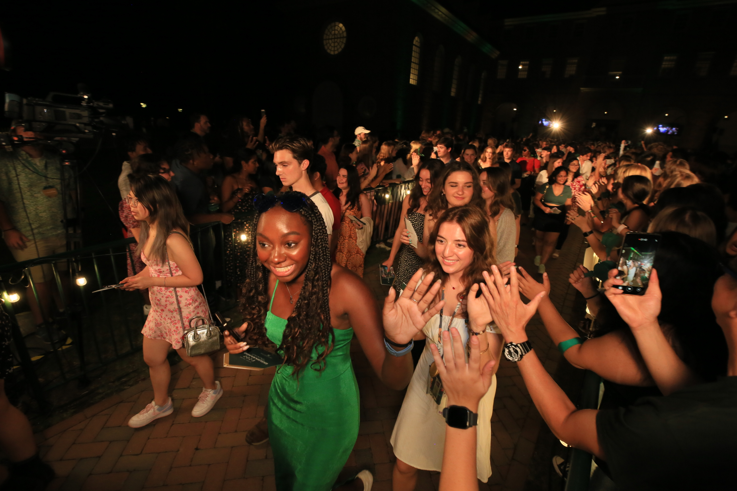 WMNews's tweet card. W&M focuses on providing the best personal educational experience.