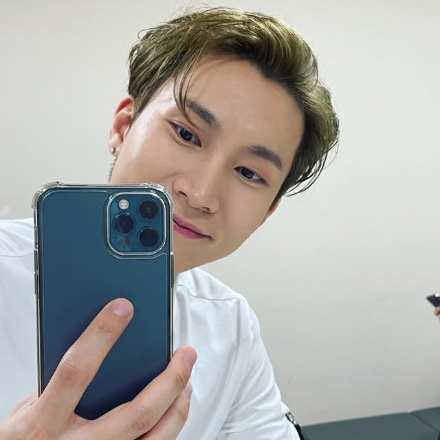 BTOB_SEKwang's tweet card. 서은광 (@btob_silver_light) • Instagram photos and videos