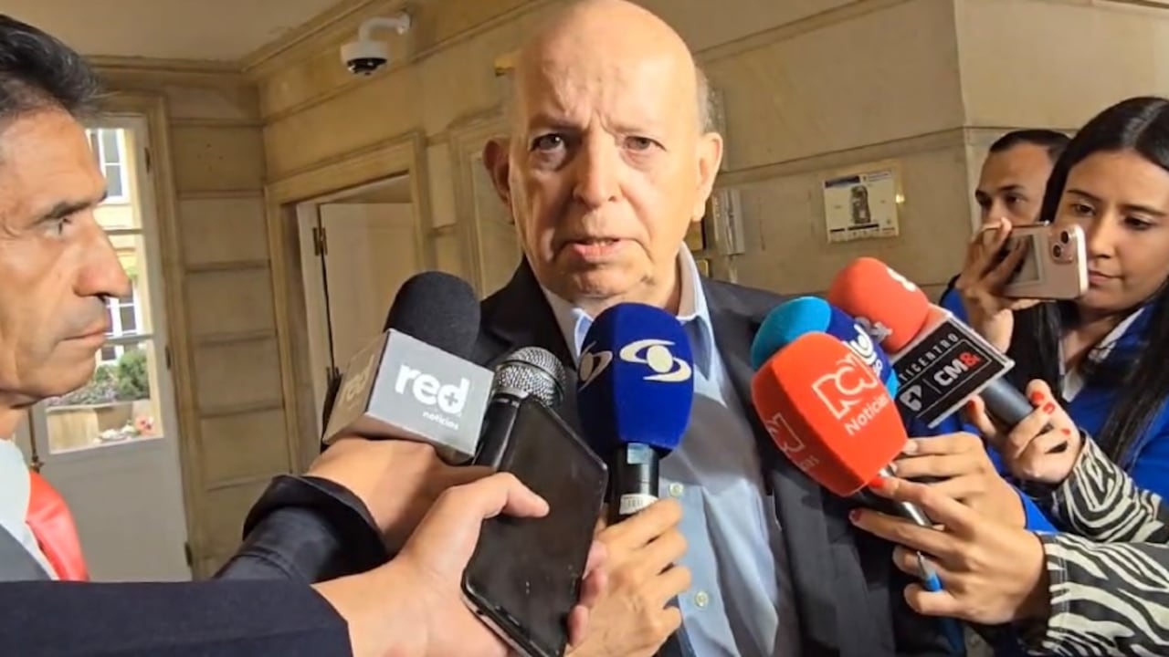 MAndreaNieto's tweet card. La destemplada declaración la dio Otty Patiño, comisionado de Paz del presidente Petro.