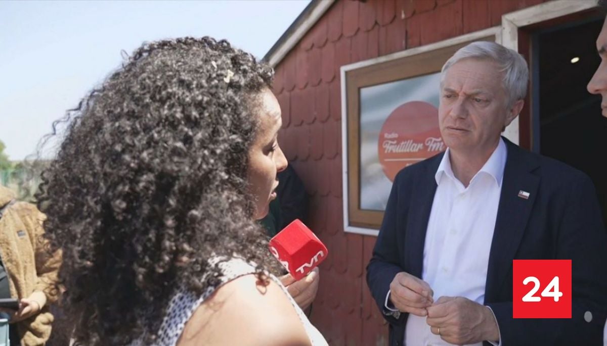 24HorasTVN's tweet card. El candidato presidencial de oposición explicó su política migratoria y aclaró: “Que nadie se imagine que esto van a ser redadas”.