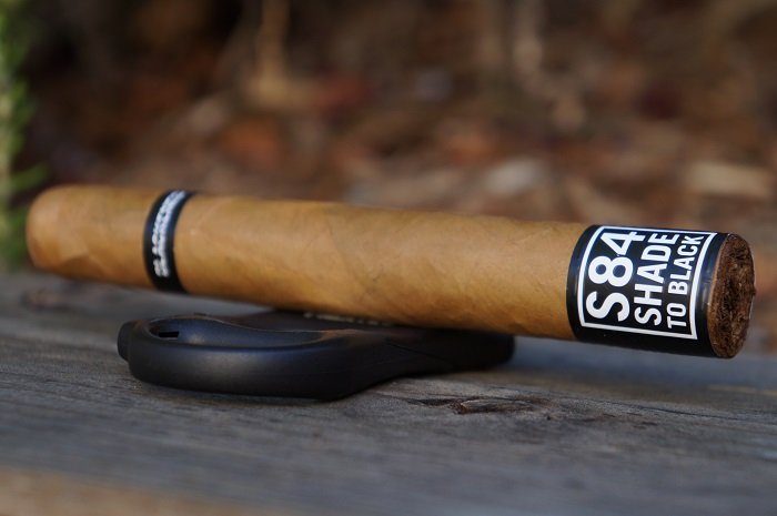 DevelopPalates's tweet card. The Drew Estate Blackened S84 Shade to Black Toro had an average flavor profile that matches up with the experience with the Robusto last year. Smoking the cigar now did show the construction paper...