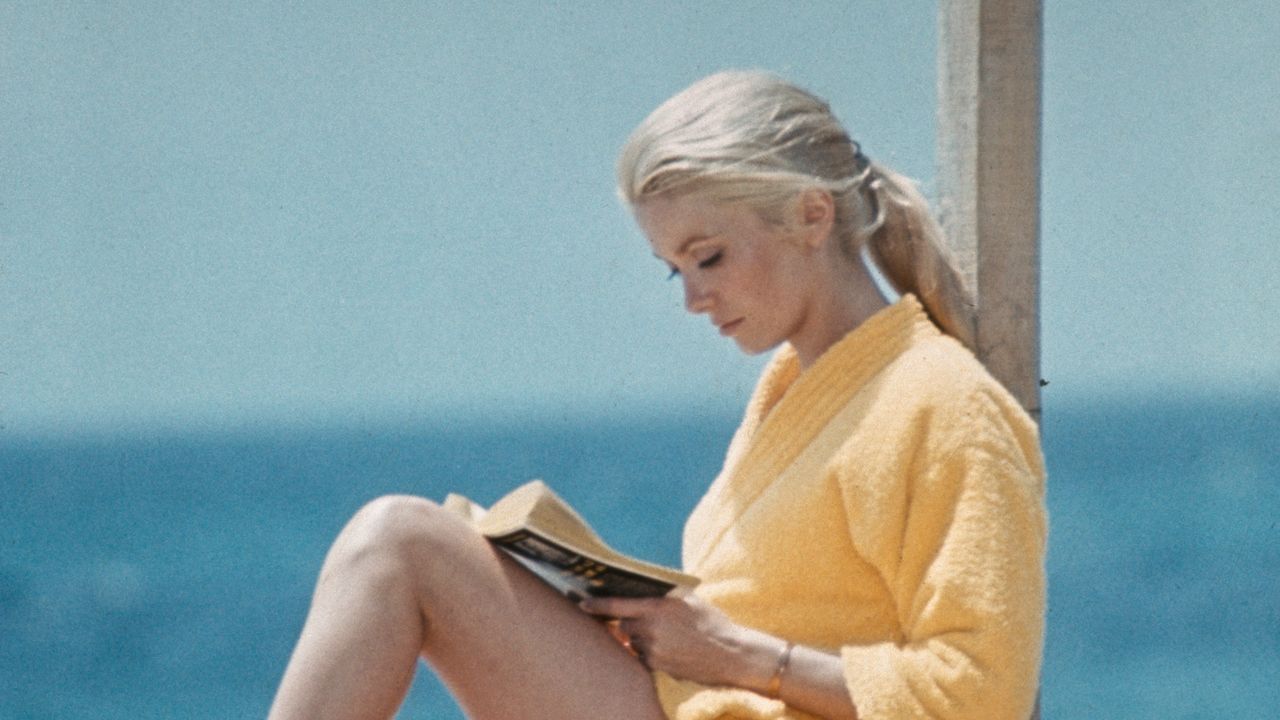 LibrosTobal's tweet card. Óscar Sancho, de la librería Benedetti, escoge sus títulos favoritos de los seis primeros meses del año. Una lista de recomendaciones bien acotada (y fundamentada) que resultará especialmente útil a...