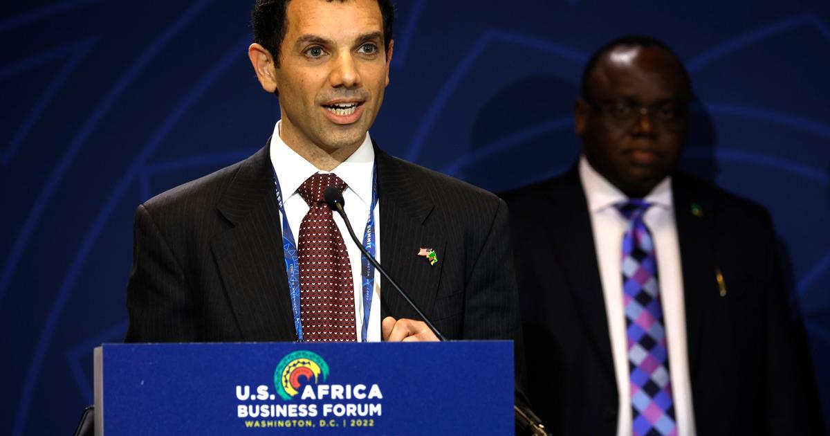 CohenOnAfrica's tweet card. The mining company is backed by US billionaires Bill Gates and Jeff Bezos.