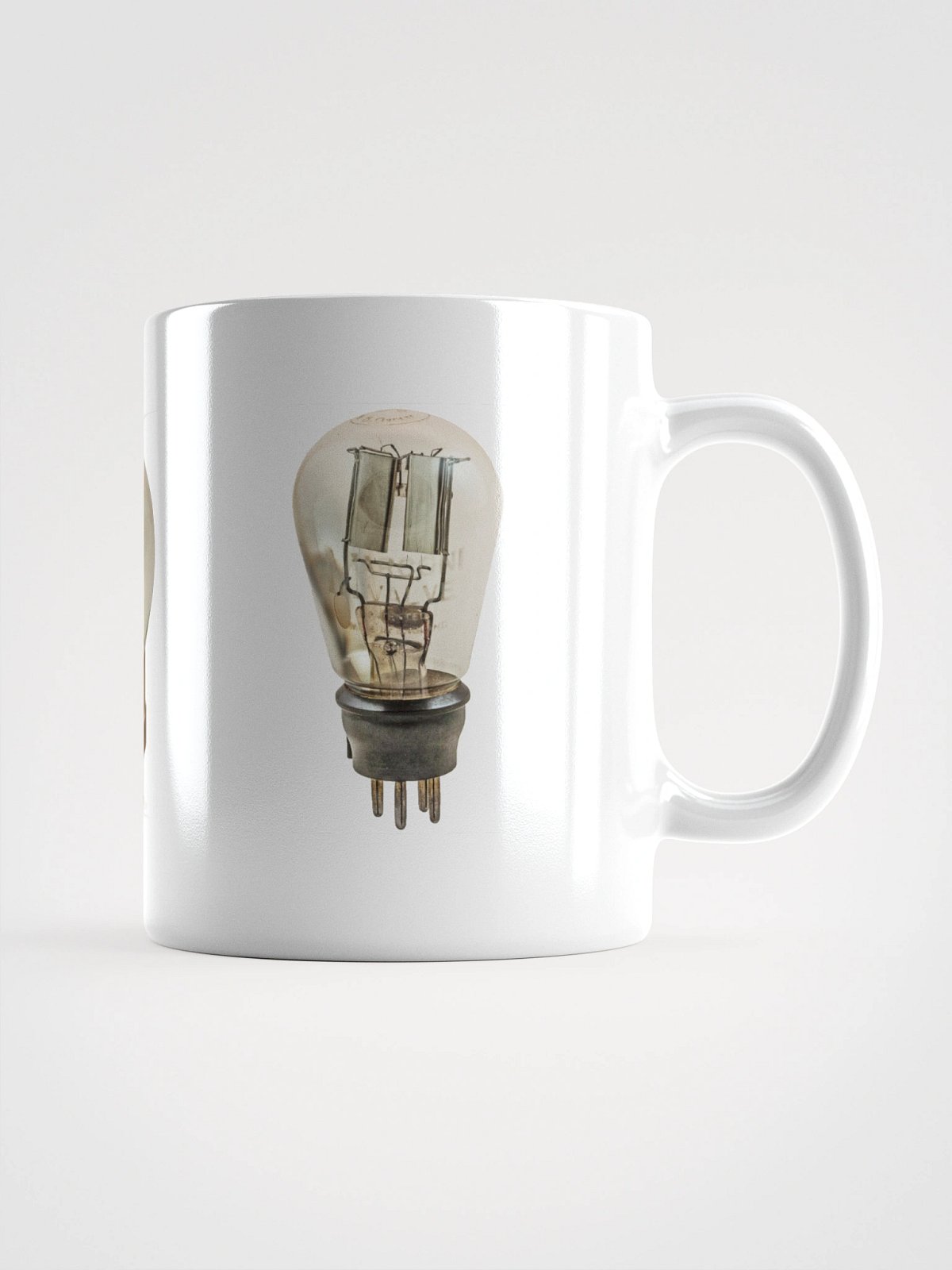 ElecNotes's tweet card. This stylish coffee mug features three vintage vacuum tubes or valves including an R-Type valve which was first introduced in 1916.  The coffee mug is a great way of showing your intersts, or just...