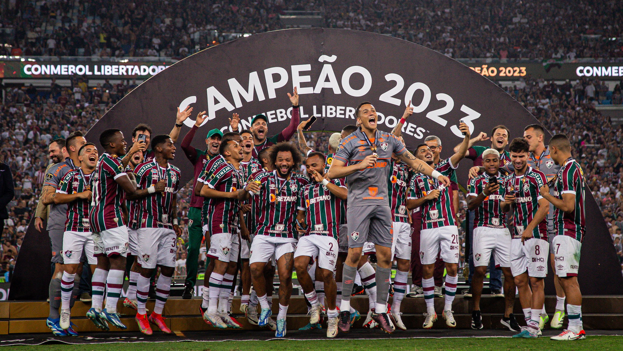 NETFLU's tweet card. O Fluminense vive a década de sua história com mais participações na Copa Libertadores da América; a vaga na pré está garantida
