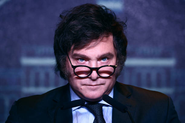 DemSociety's tweet card. Yifan Chen President Javier Milei’s rise to Argentine federal politics is seen as unprecedented. Since 2003, there has only been one candidate elected to the presidency who was not from the two mai…