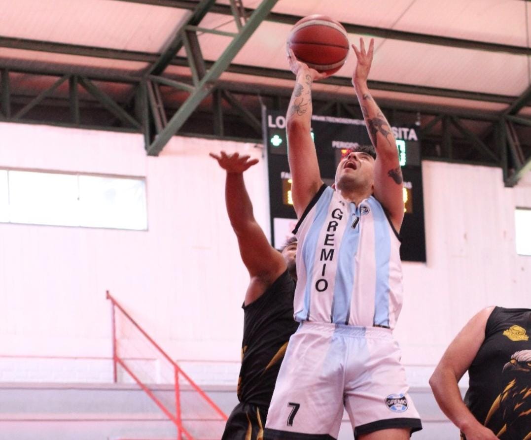 pasionporlosdep's tweet card. La Liga 7 Masculina 2025 tendrá un fin de semana para definir a los tres equipos que aún restan por clasificar a las semifinales, donde ya está inscrito el Club Social y Deportivo Básquetbol Consti...