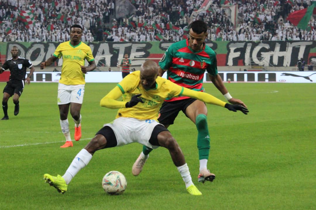 lescore_dz's tweet card. Le MC Alger a décroché son premier point en phase de groupes de la Ligue des champions africaine après avoir été tenu en échec par les Sud-Africains de Mamelodi Sundowns (0-0), ce vendredi soir au...