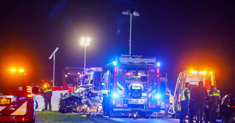 Dode en meerdere gewonden na zeer ernstig ongeval met meerdere voertuigen