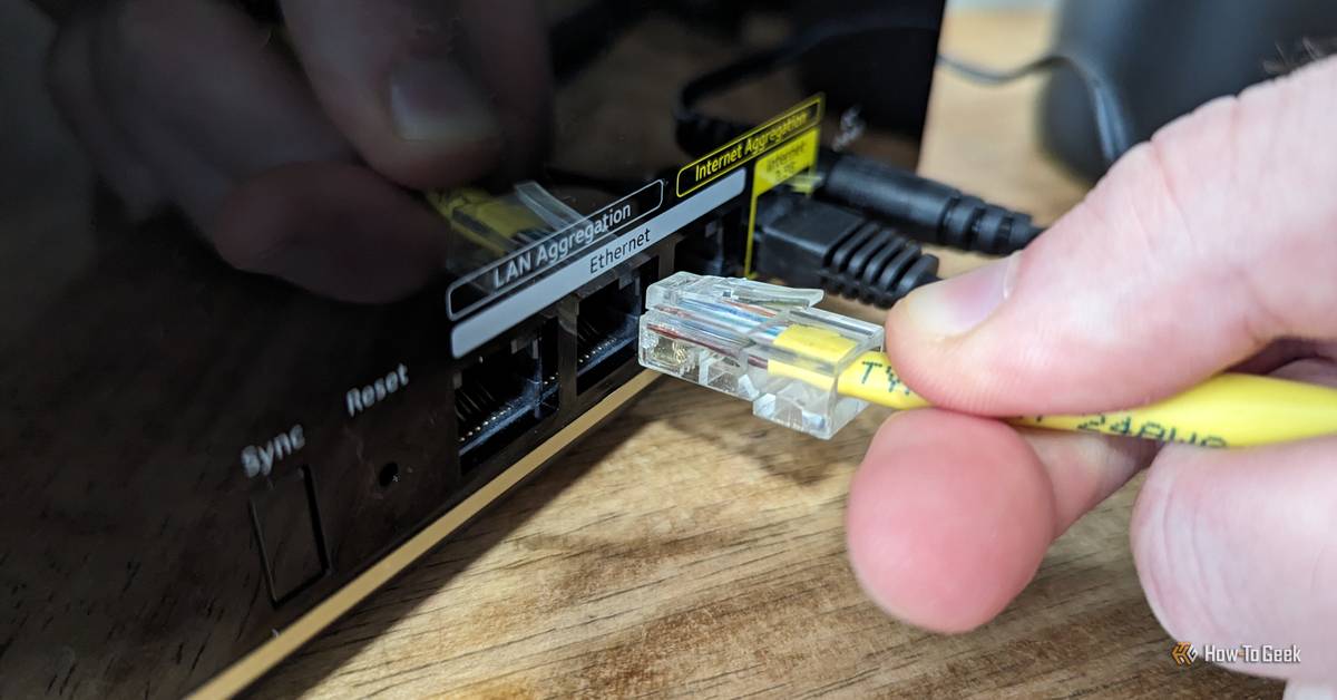 ccionuomision's tweet card. Please stop using Wi-Fi for everything.