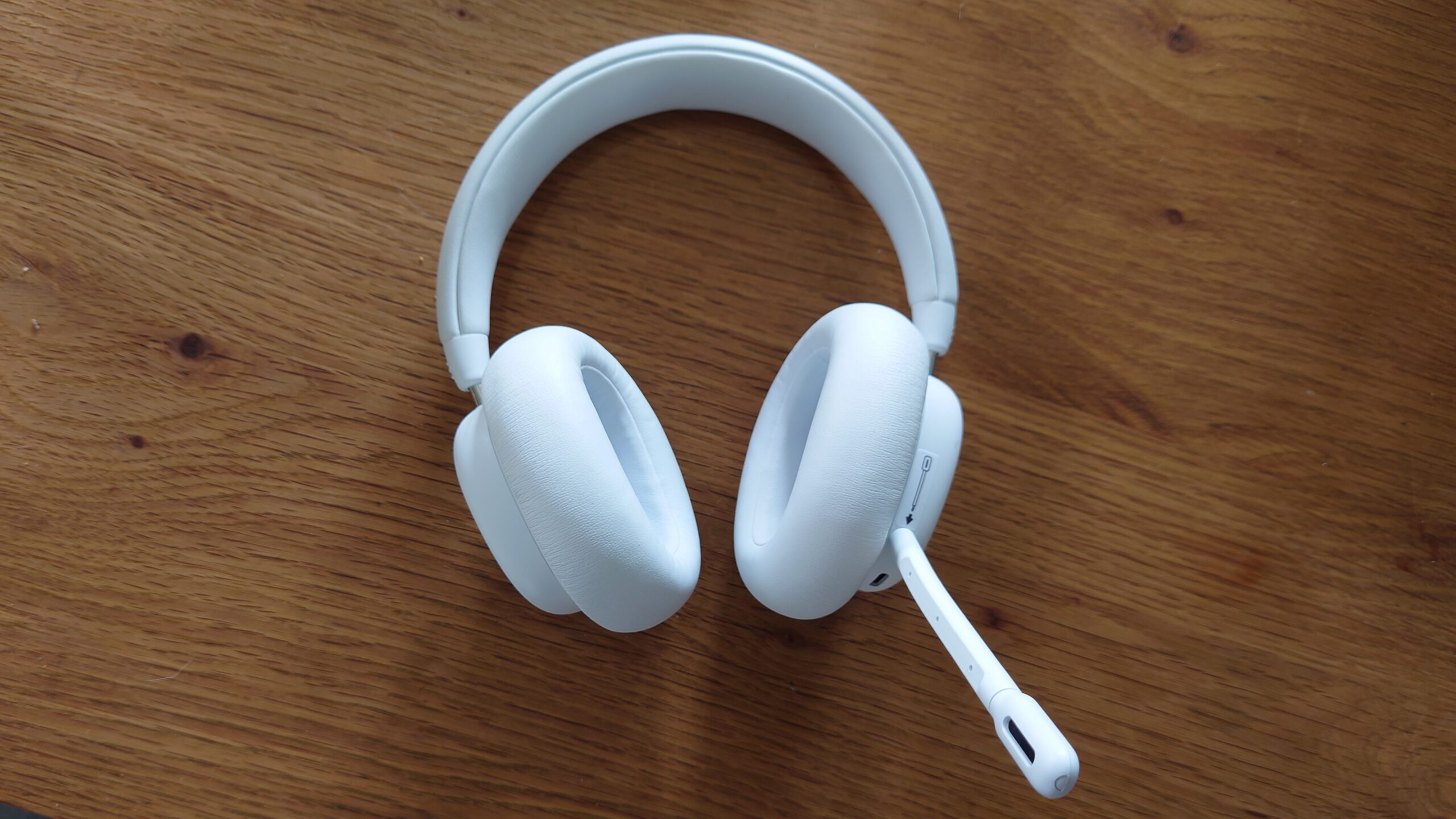 Aleksha_McLo's tweet card. The Logitech G735 wireless gaming headset is part of the brand’s newly unleashed Aurora line. Here are our thoughts.