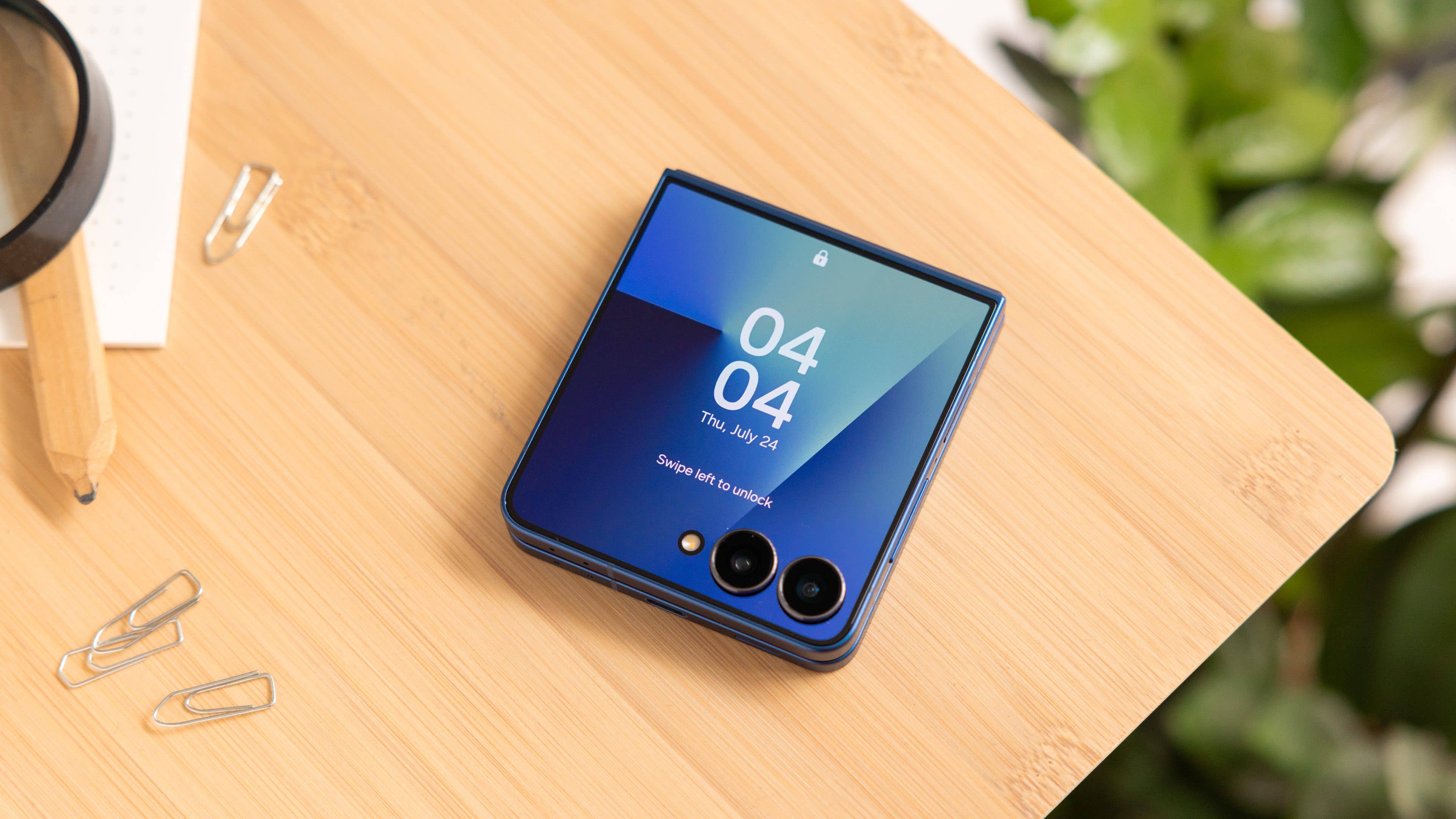 nextpitCOM's tweet card. Samsung's Galaxy Z Flip 7 foldable smartphone is on sale, falling to the record-low at $849 after slashing its price by $250 (23%) at Amazon.